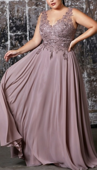 COPY - PURPLE, PINK, ETC..V NECK LACE BODICE EVENING PROM GOWN - Picture 4 of 8